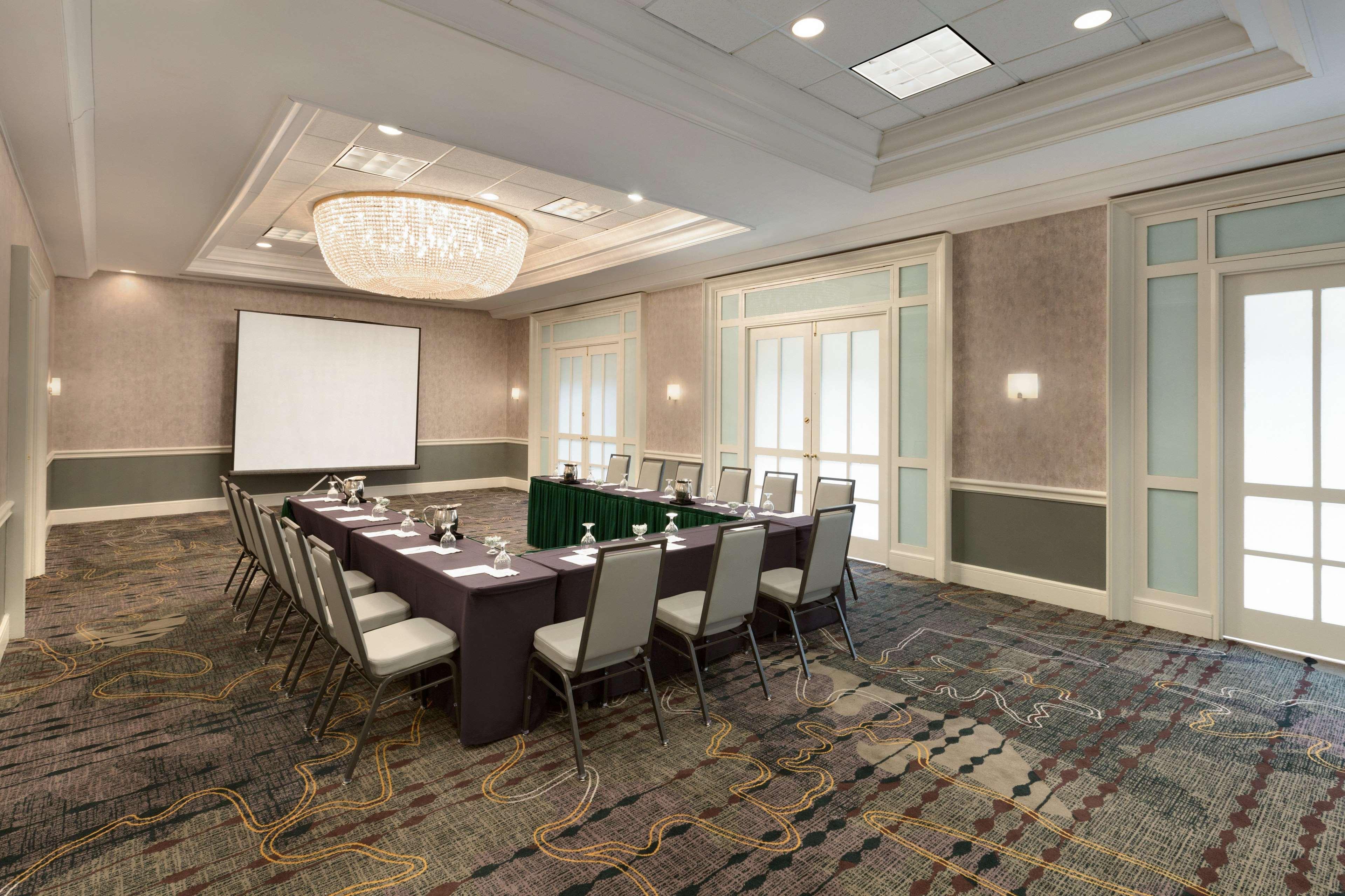Embassy Suites By Hilton Chicago North Shore Диърфийлд Екстериор снимка